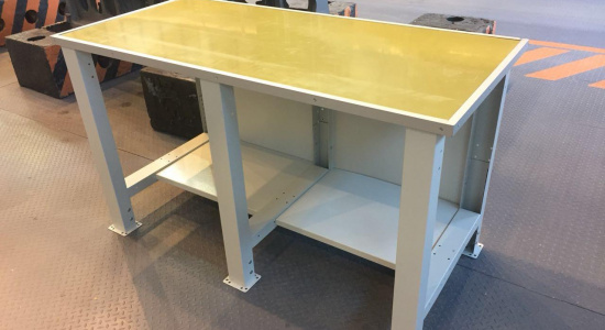Столы KOMBI со столешницами из текстолита 4 мм и фанера 24 мм