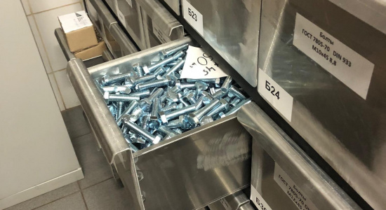 Системы хранения с выдвижными ящиками для метизов