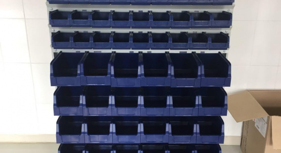 Стеллажи для пластиковых лотков S-BOX, односторонняя секция высотой 1800 мм