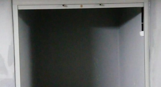 Рольставни в паркинг с фальшпанелью и вырезкой отверстий под коммуникации