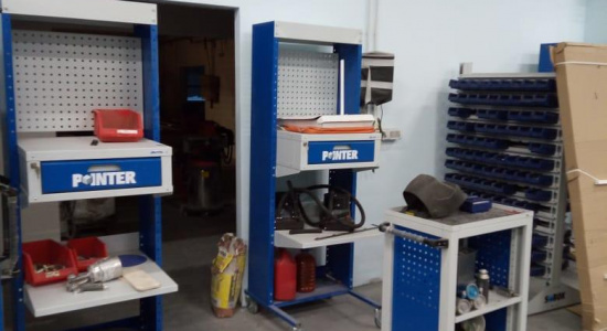 Производственная мебель M-SYSTEMS для оснащения рабочих мест в цеху