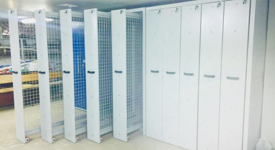 Стеллажи мобильные односторонние, сетчатые с пятью выдвижными блоками для хранения картин