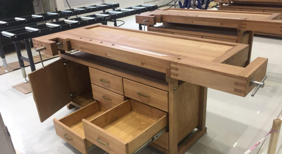 Верстаки столярные с тисками и ящиками