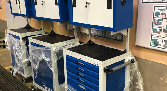 Тумбы инструментальные TROLEX